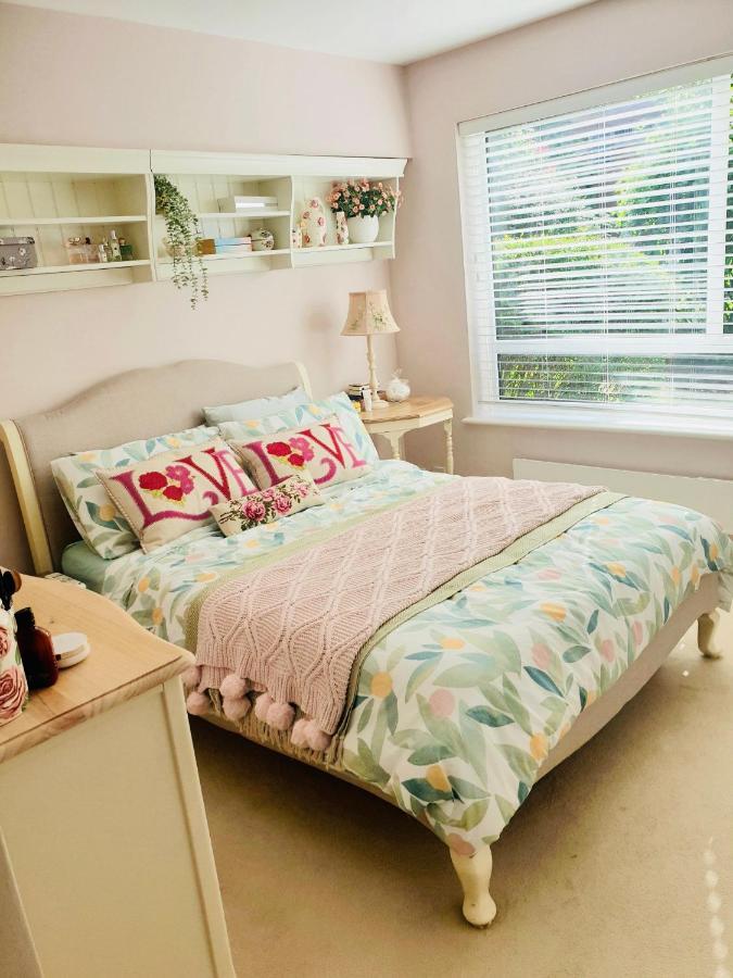Aston Henry James Stunning One Bedroom Apartment In Royal Windsor Luaran gambar